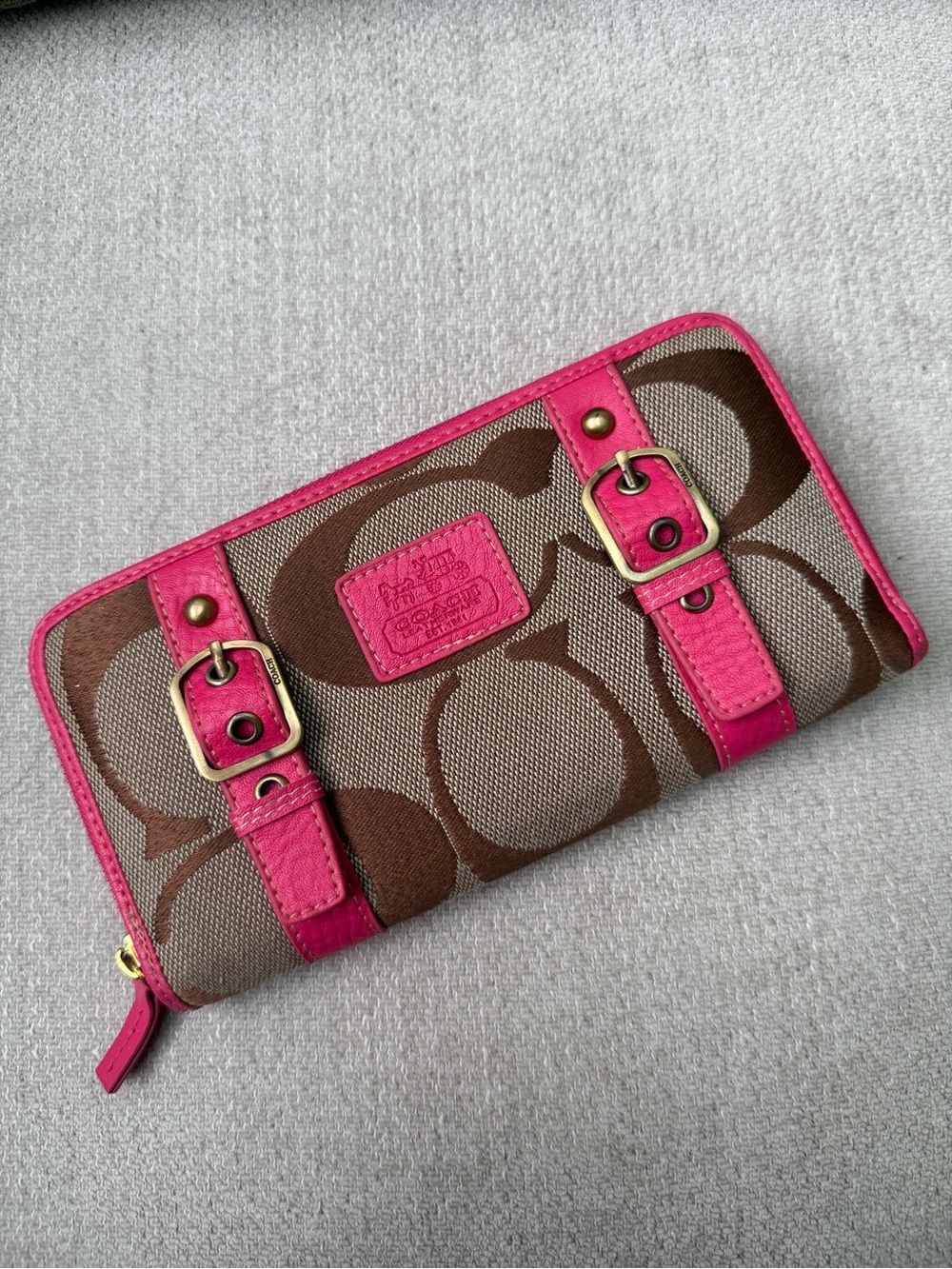 COACH Signature Zip Around Wallet Khaki Brown Canvas Pink Leather Buckle